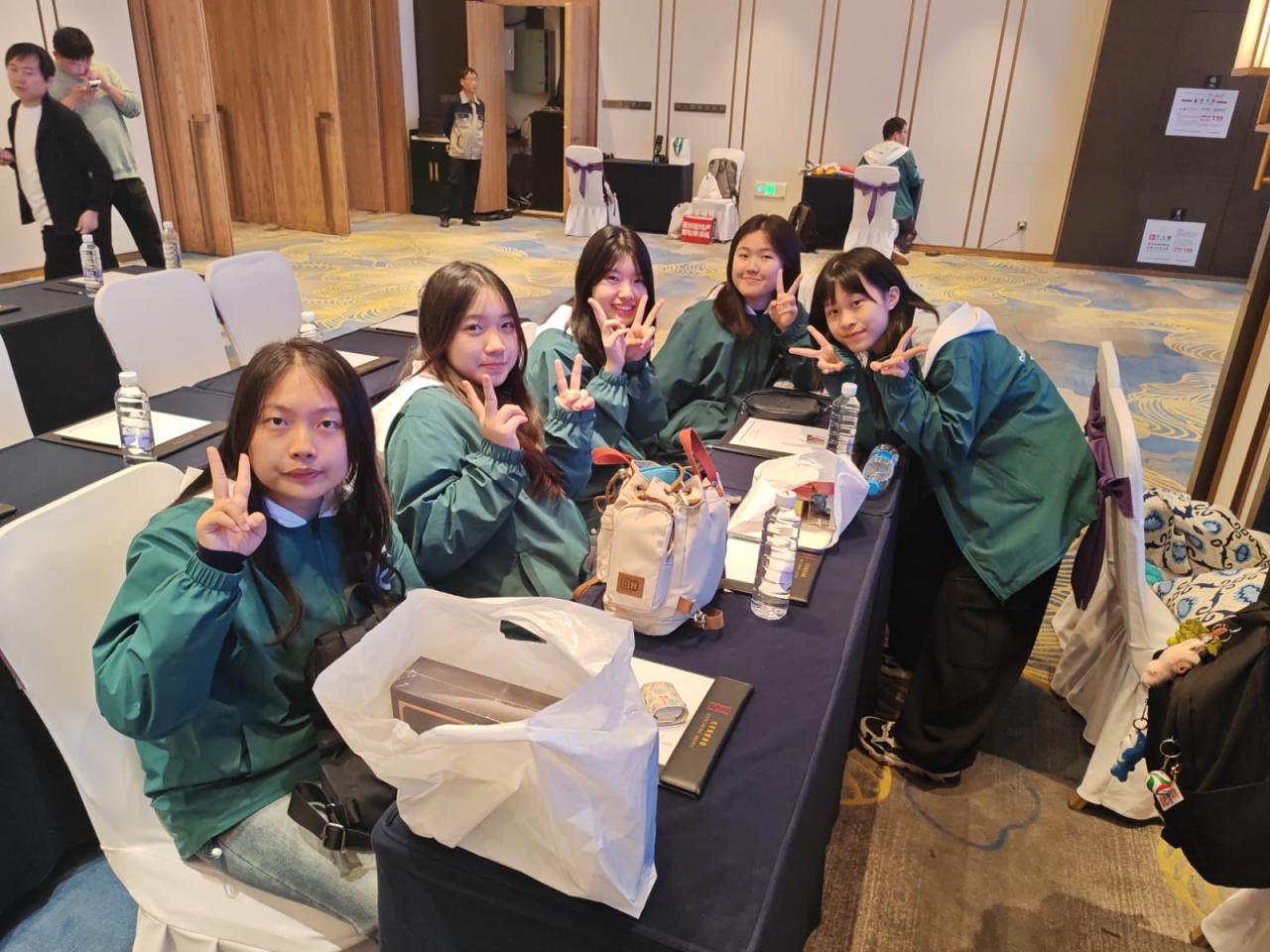 同學預備總結匯報