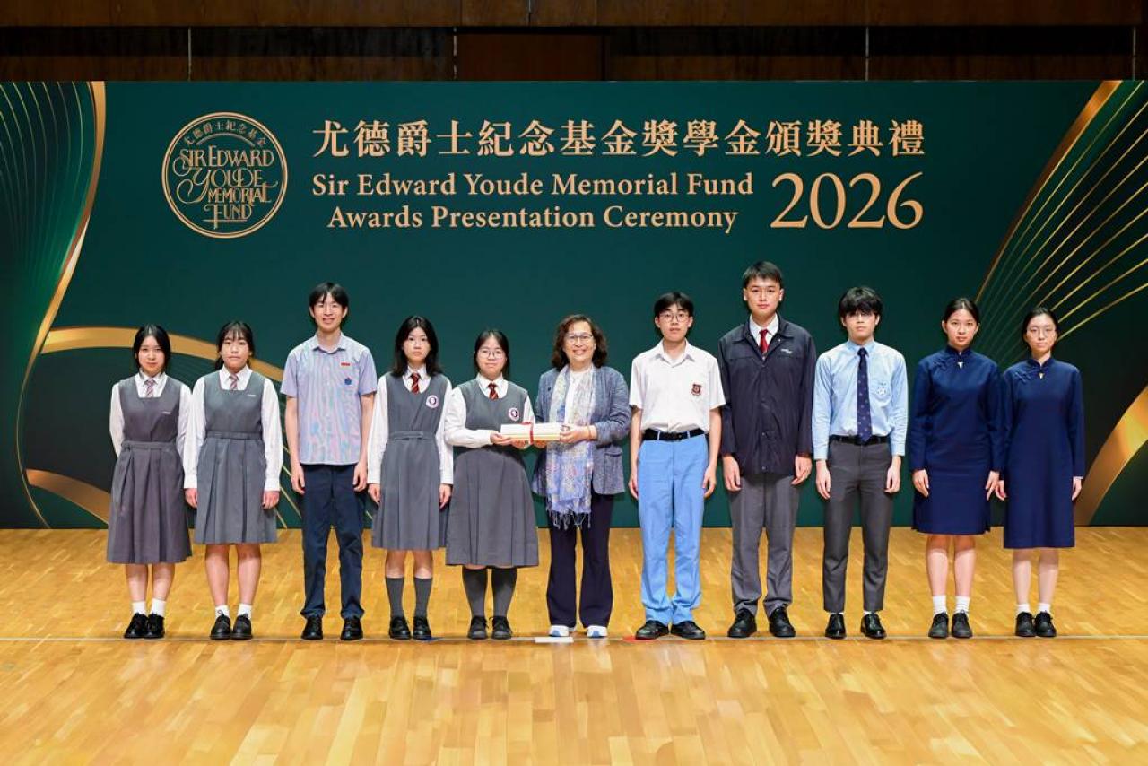 右五: 周正男同學