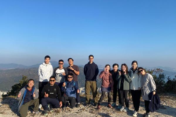 協助帶隊的12位教職員